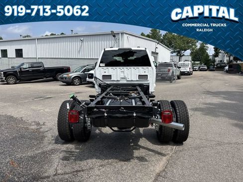 New 2025 Ford F450 XLT w/ XLT Value Package image 7