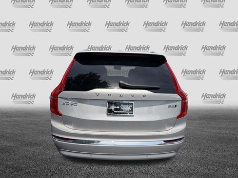 Used 2025 Volvo XC90 B5 Core AWD/4WD image 9