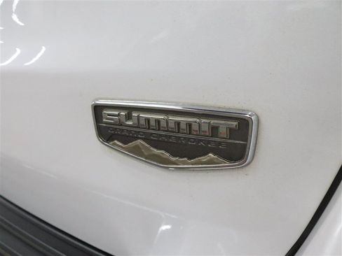 Used 2019 Jeep Grand Cherokee Summit AWD/4WD image 9