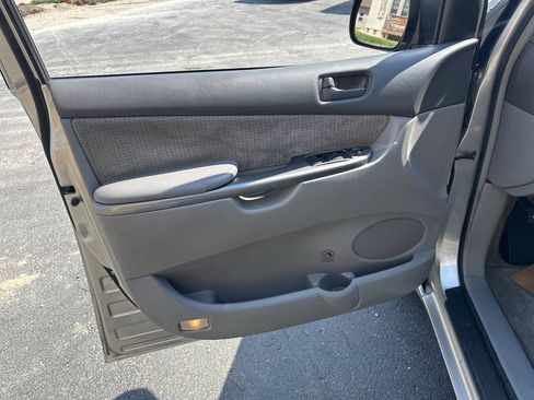 Used 2008 Toyota Sienna LE FWD image 12