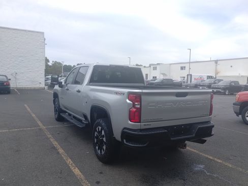 Used 2020 Chevrolet Silverado 2500 Custom w/ Custom Value Package image 5