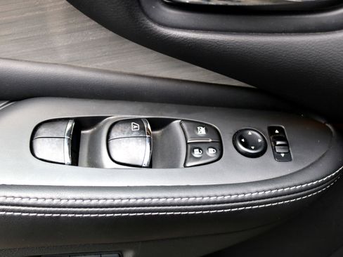 Used 2015 Nissan Murano SL w/ SL Technology Package image 12