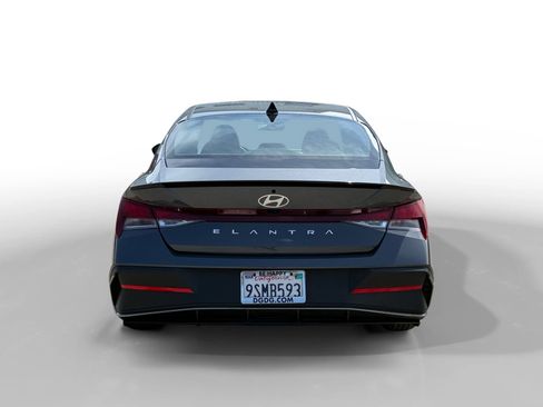 Certified 2025 Hyundai Elantra Sport FWD image 4