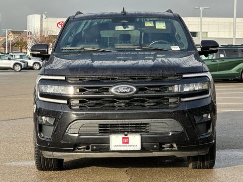 Used 2023 Ford Expedition Limited image 9