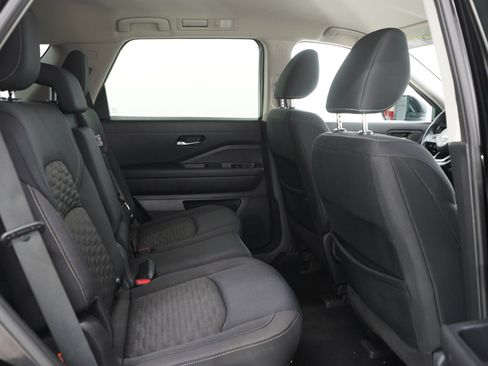 Used 2022 Nissan Pathfinder S AWD/4WD image 13