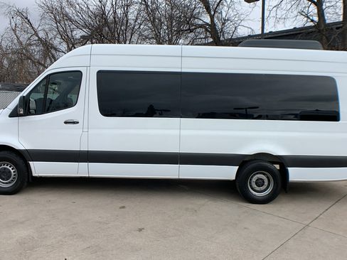 Used 2020 Mercedes-Benz Sprinter 3500 image 2