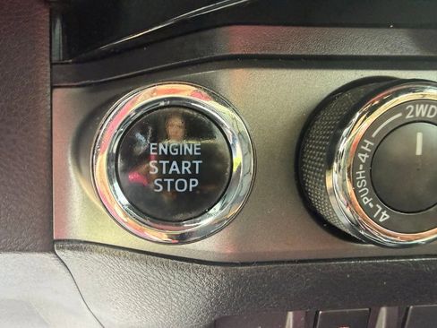 Used 2016 Toyota Tacoma TRD Sport w/ Premium & Technology Package image 33