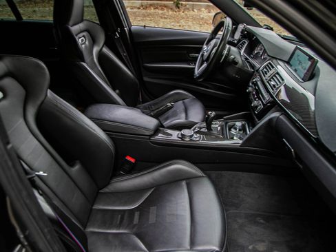 Used 2017 BMW M3 RWD image 25
