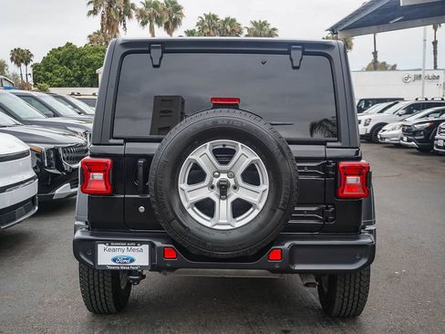 Used 2018 Jeep Wrangler Unlimited Rubicon AWD/4WD image 6