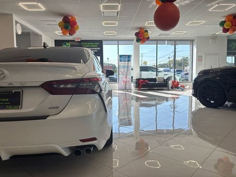 Used 2021 Toyota Camry XSE image 14