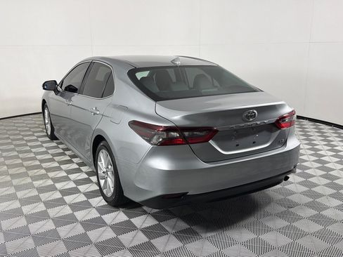 Used 2022 Toyota Camry LE FWD image 6