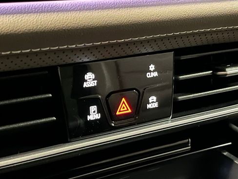 New 2026 Volkswagen Atlas SEL image 11