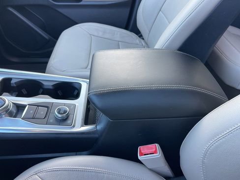 Used 2020 Ford Explorer Limited image 18