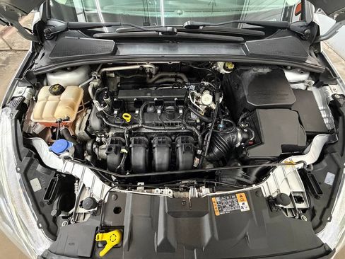 Used 2016 Ford Focus SE w/ SE Cold Weather Package FWD image 26
