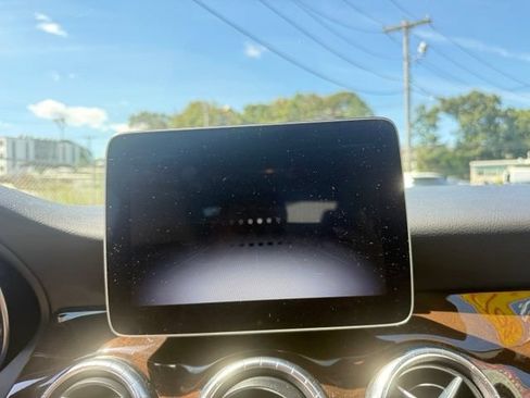 Used 2019 Mercedes-Benz CLA 250 4MATIC image 21