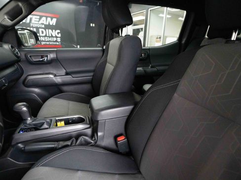 Used 2023 Toyota Tacoma TRD Sport w/ Advanced Technology Package image 10