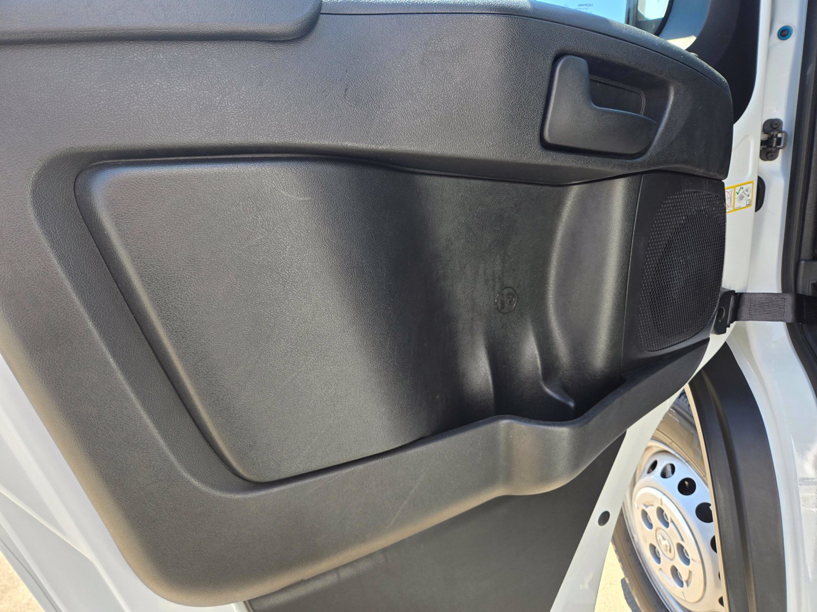 Used 2025 RAM ProMaster 2500 w/ Convenience Group FWD image 15
