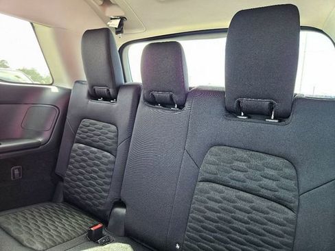 New 2025 Nissan Pathfinder SV image 24