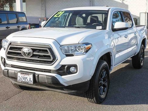 Used 2021 Toyota Tacoma SR5 image 3