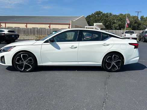 Used 2024 Nissan Altima 2.5 SR image 3