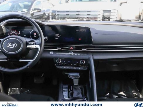 Certified 2024 Hyundai Elantra SEL w/ Convenience Package FWD image 13