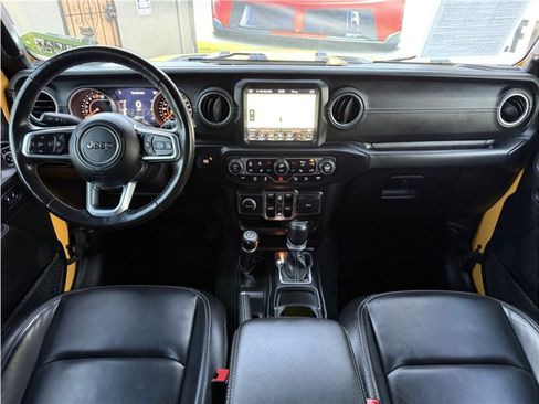 Used 2019 Jeep Wrangler Unlimited Sahara w/ Quick Order Package 24M Moab AWD/4WD image 30