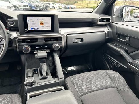 Used 2025 Toyota 4Runner SR5 image 17