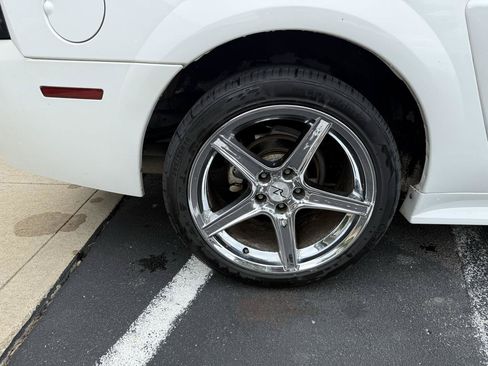 Used 2001 Ford Mustang GT RWD image 19
