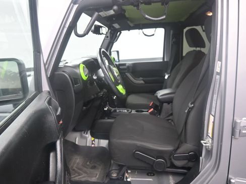 Used 2018 Jeep Wrangler Unlimited Sport S AWD/4WD image 10