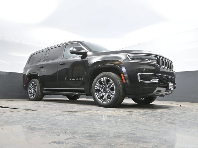 Used 2024 Jeep Wagoneer Series II AWD/4WD image 38