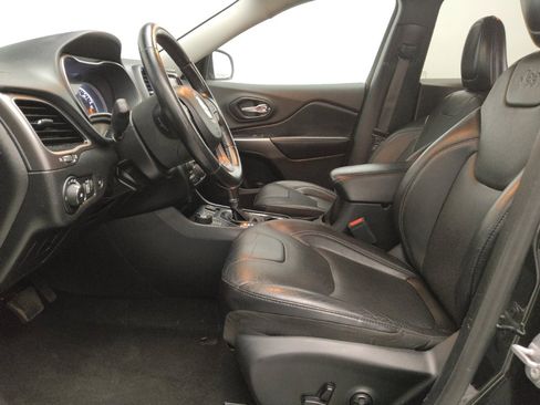 Used 2020 Jeep Cherokee Limited image 17