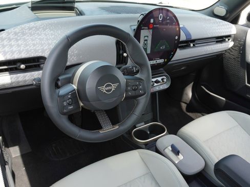 Used 2025 MINI Cooper S FWD image 27