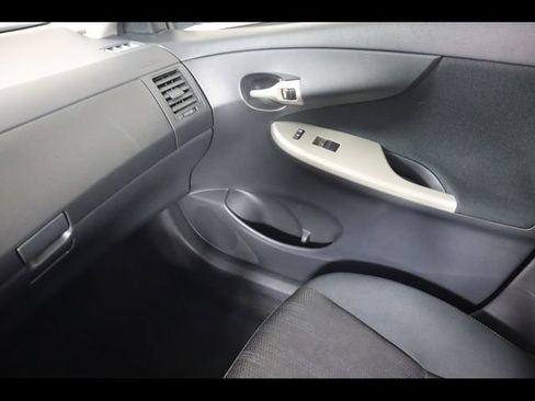 Used 2012 Toyota Corolla S image 17