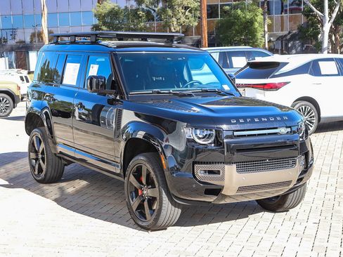 Used 2023 Land Rover Defender 110 X image 3