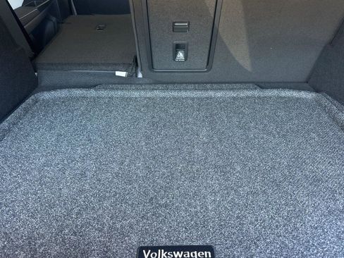 New 2025 Volkswagen Taos SEL image 14