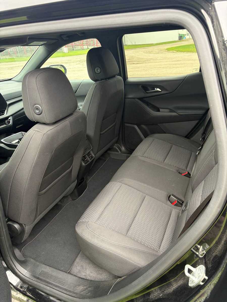Used 2025 Chevrolet Equinox LT w/ Safety and Technology Package AWD/4WD image 6
