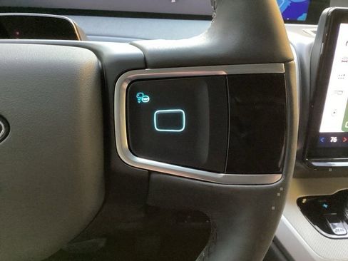 New 2025 Ford Expedition Active image 62