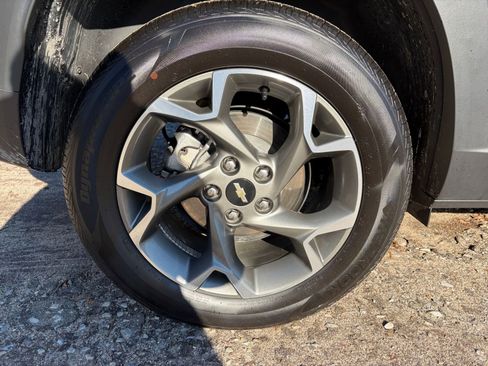 Used 2025 Chevrolet Trax LT image 28