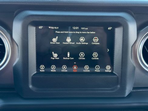 Used 2020 Jeep Wrangler Unlimited Sahara w/ Cold Weather Group AWD/4WD image 14