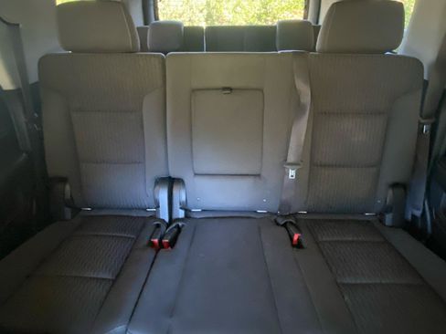 Used 2015 Chevrolet Tahoe LS RWD image 17