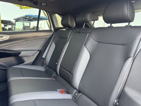 Used 2024 Volkswagen ID.4 S image 37