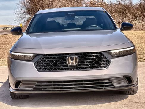 Used 2025 Honda Accord Sport image 7