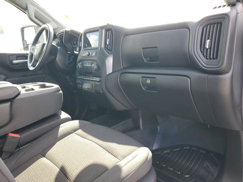 Used 2025 Chevrolet Silverado 3500 W/T image 15