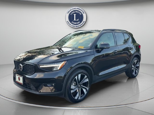 Certified 2024 Volvo XC40 B5 Plus w/ Protection Package Premier AWD/4WD image 1