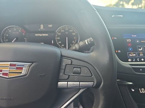 Certified 2023 Cadillac XT6 Luxury image 11