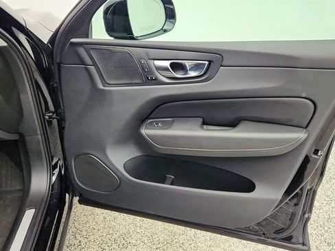 Used 2022 Volvo XC60 B5 Inscription w/ Advanced Package image 25