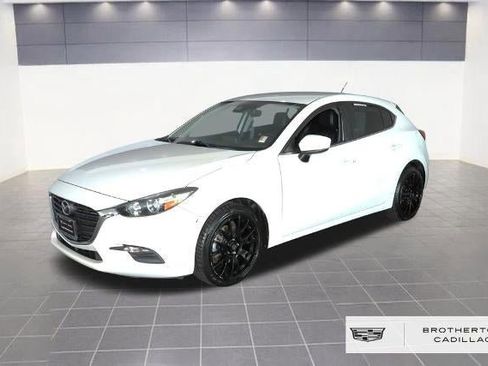 Used 2018 MAZDA MAZDA3 Touring FWD image 1
