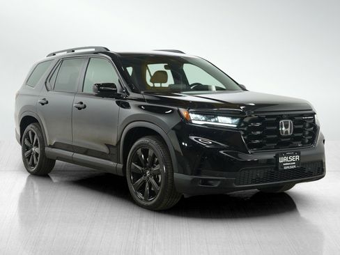 Used 2025 Honda Pilot Black Edition image 7