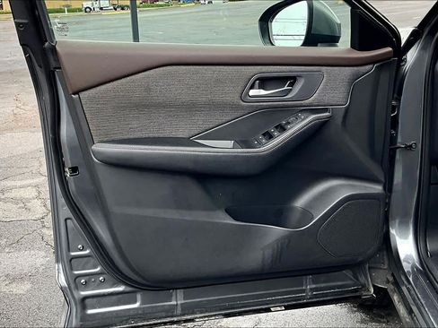 Used 2023 Nissan Rogue SV image 21