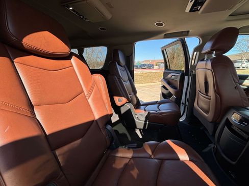 Used 2020 Cadillac Escalade ESV Luxury image 19